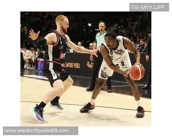 克尼佩尔表现出色助力球队胜利12投7中三分命中率高达55